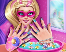 Супер Барби: мощность ногтей